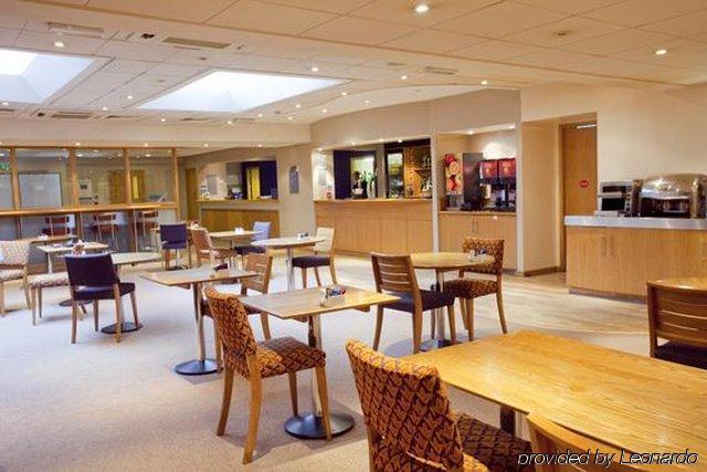 Travelodge Guildford Eksteriør billede