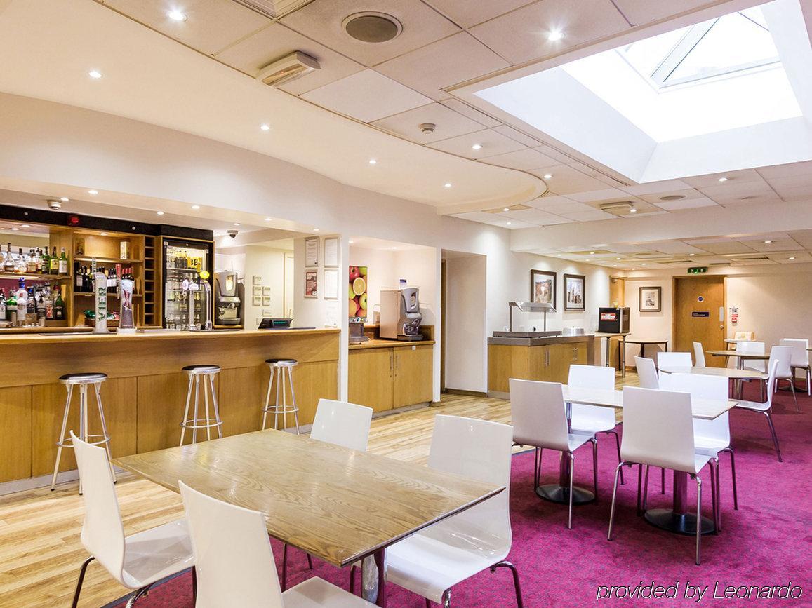 Travelodge Guildford Eksteriør billede