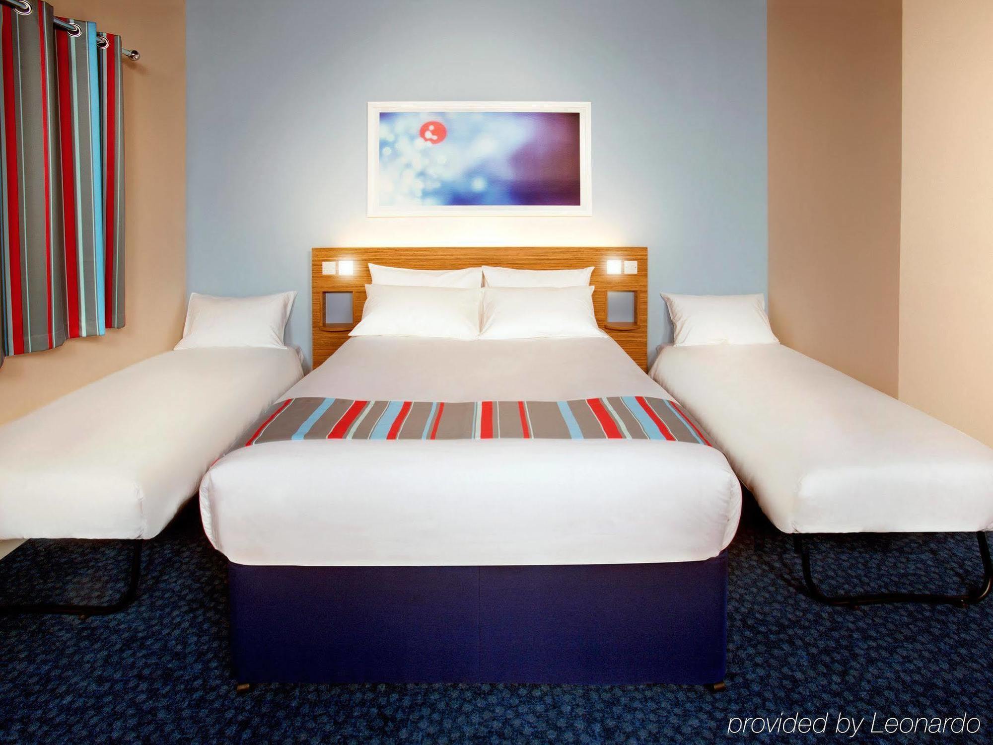 Travelodge Guildford Eksteriør billede